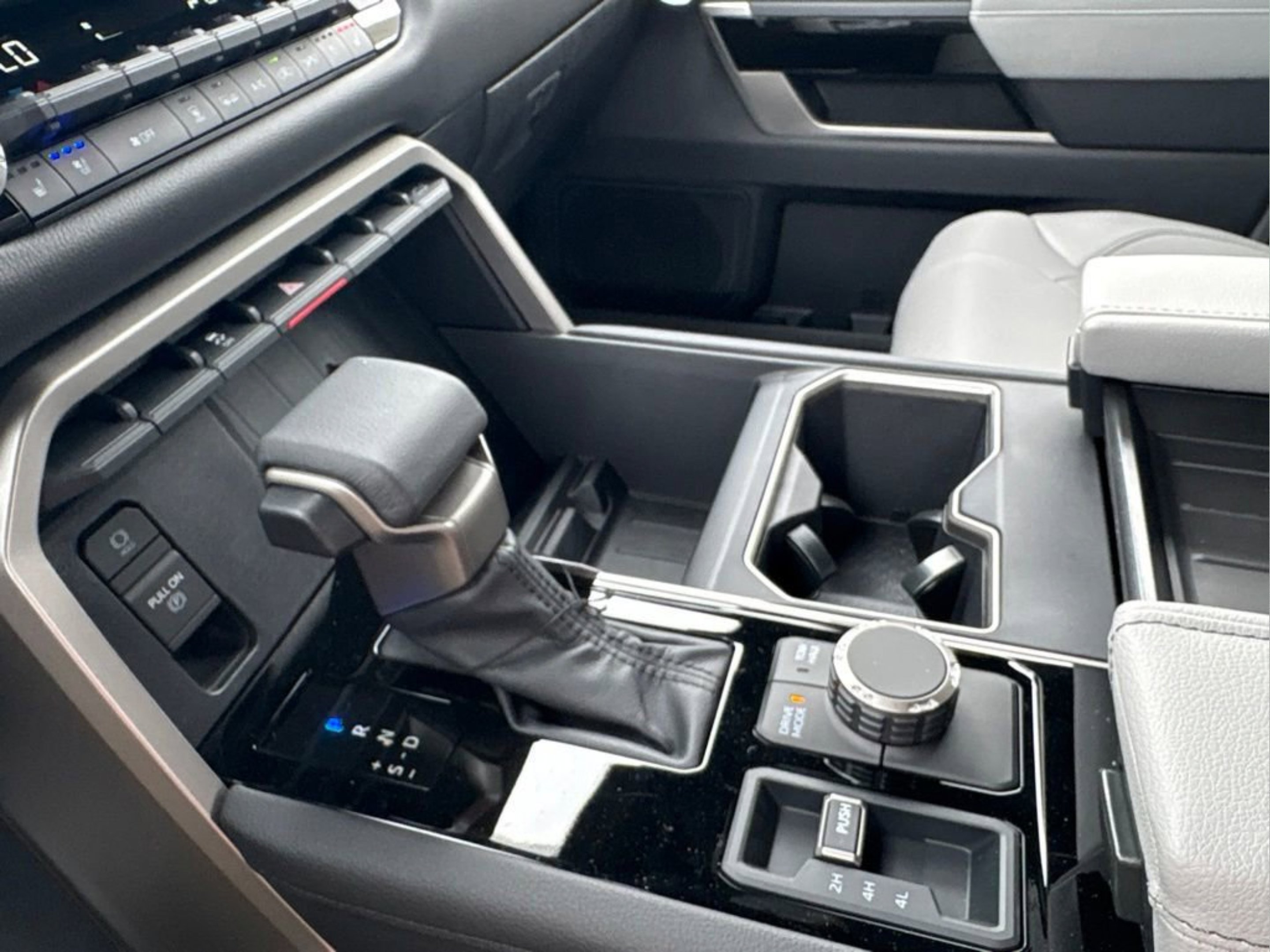 2026 Toyota Tundra Limited - Photo 19