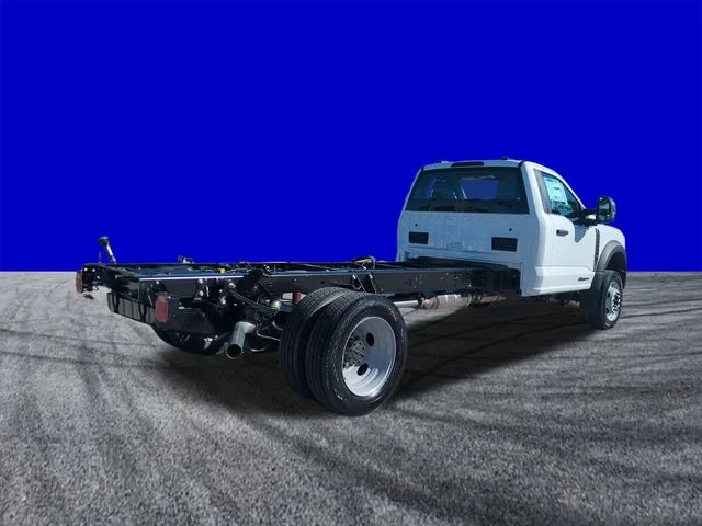 New 2026 Oxford White Ford F-450® XL image 4