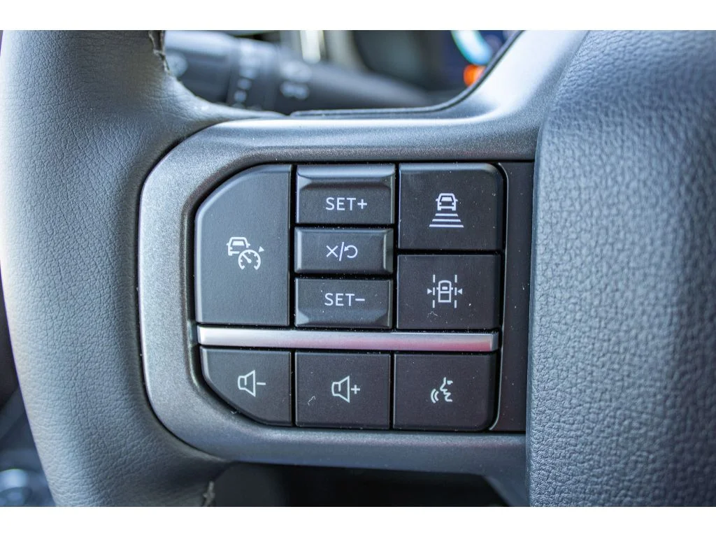 New 2026 Star White Metallic Tri-Coat Ford LARIAT image 42