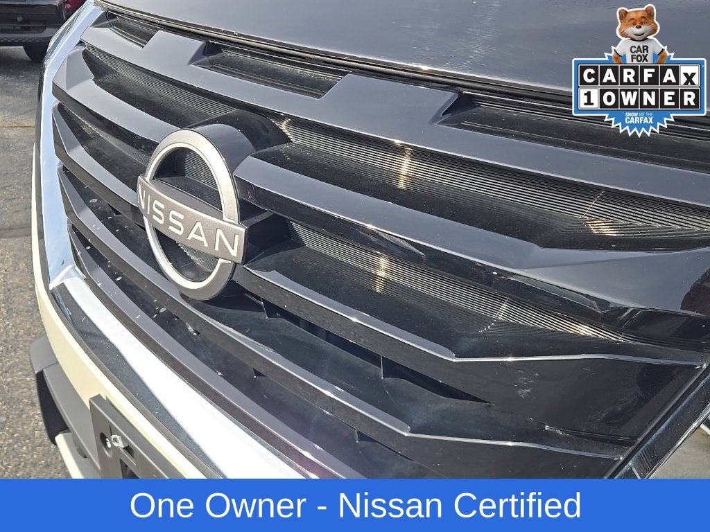 Used 2024 White Nissan Platinum image 3