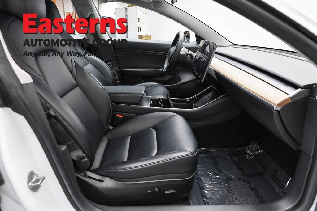 Used 2019 White Tesla Standard Range Plus image 18