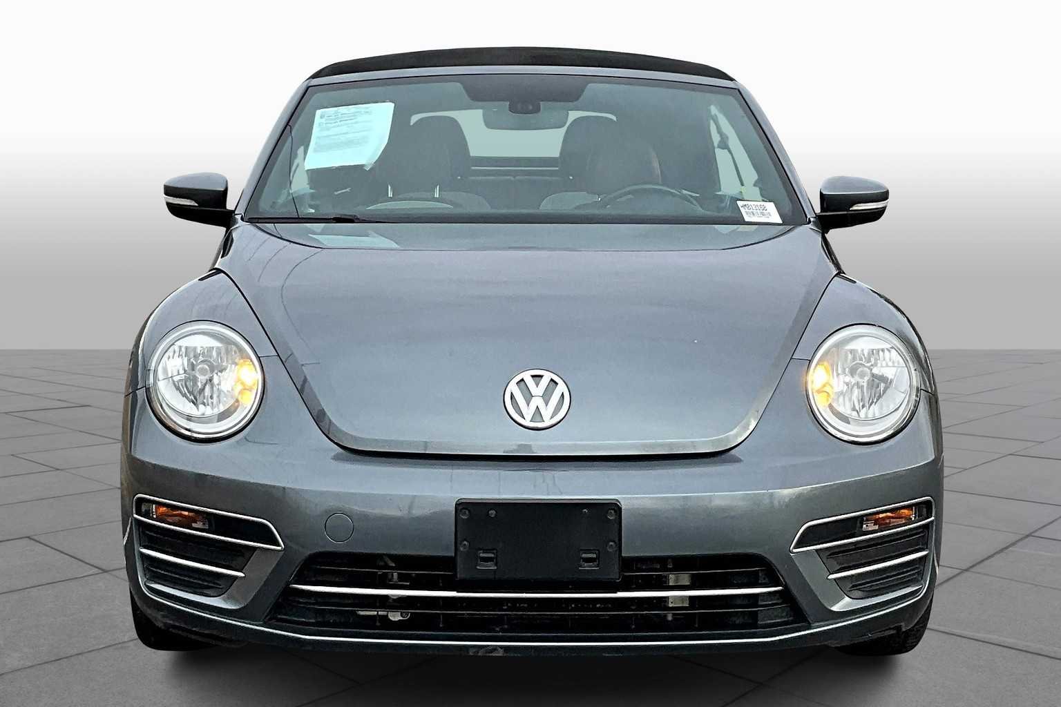 Pre-Owned 2017 Volkswagen Beetle Convertible 1.8T Classic
