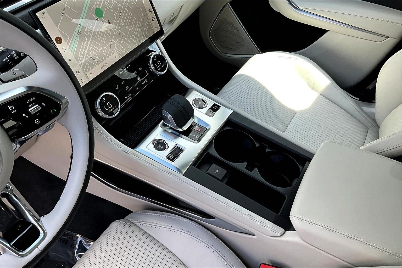 2026 Jaguar F-Pace R-Dynamic S - Photo 8