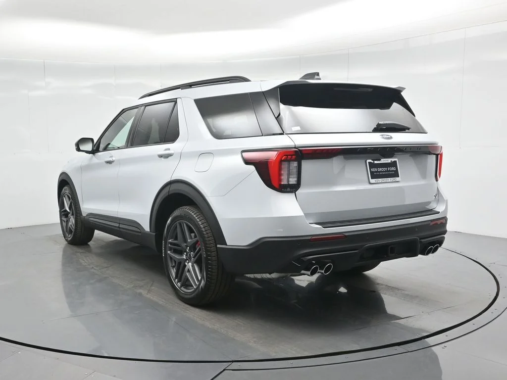 New 2026 Space White Metallic Ford ST image 27