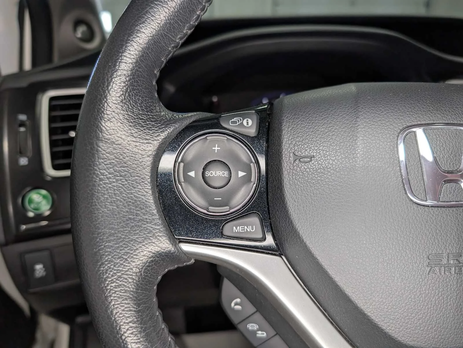 Used 2014  Honda EX-L image 35