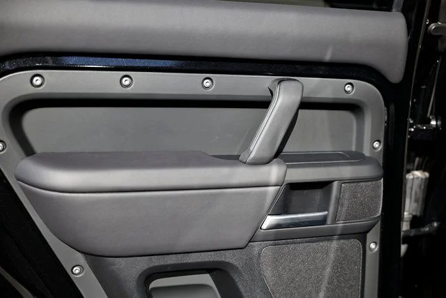 2025 Land Rover Defender S - Photo 22