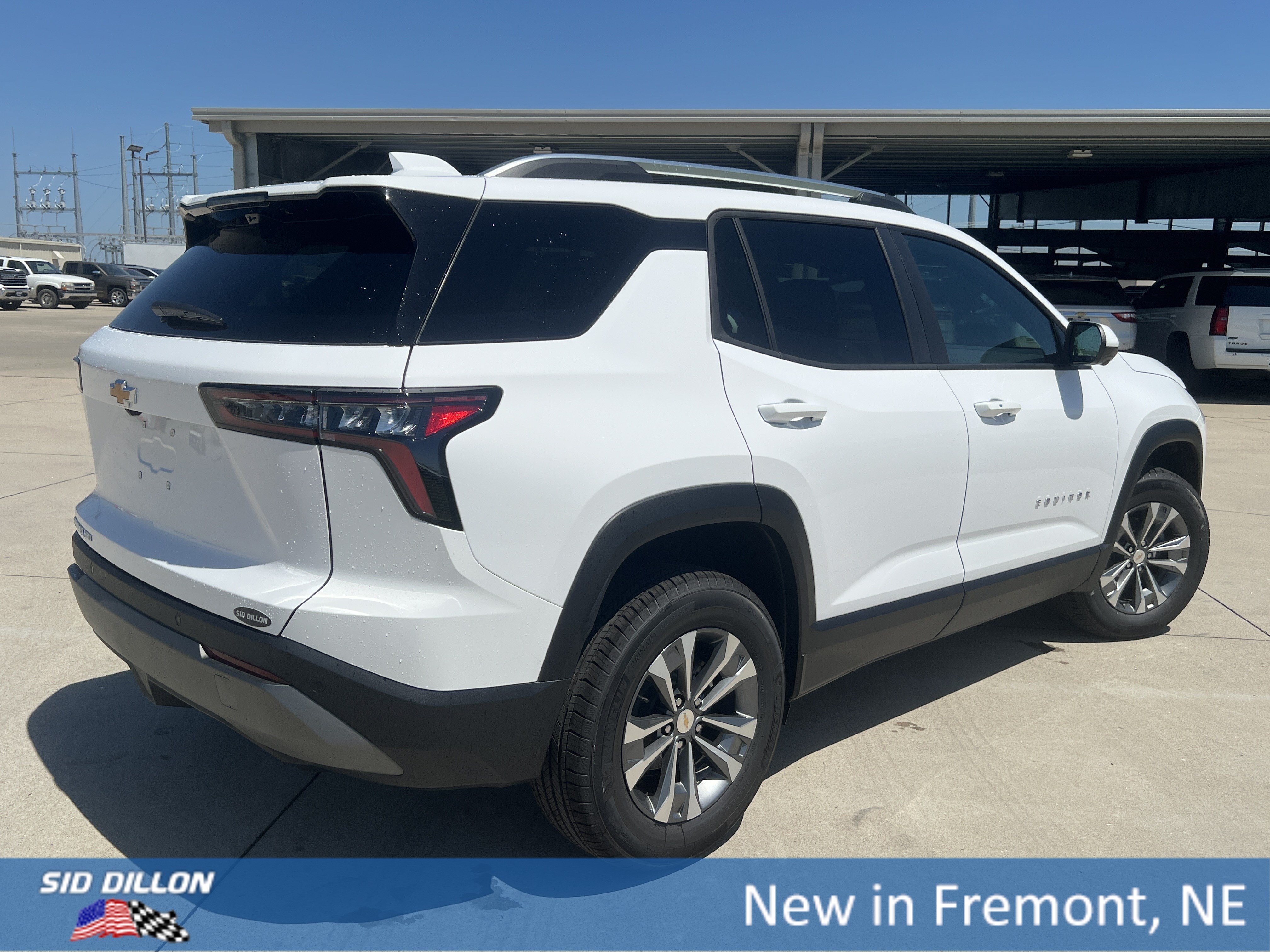 New 2027 Summit White Chevrolet LT image 2