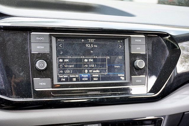 Used 2022 White Volkswagen 1.5T S image 23