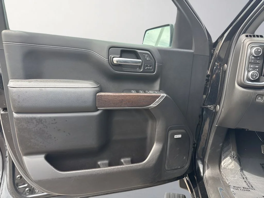 Used 2022 Black GMC Denali image 28