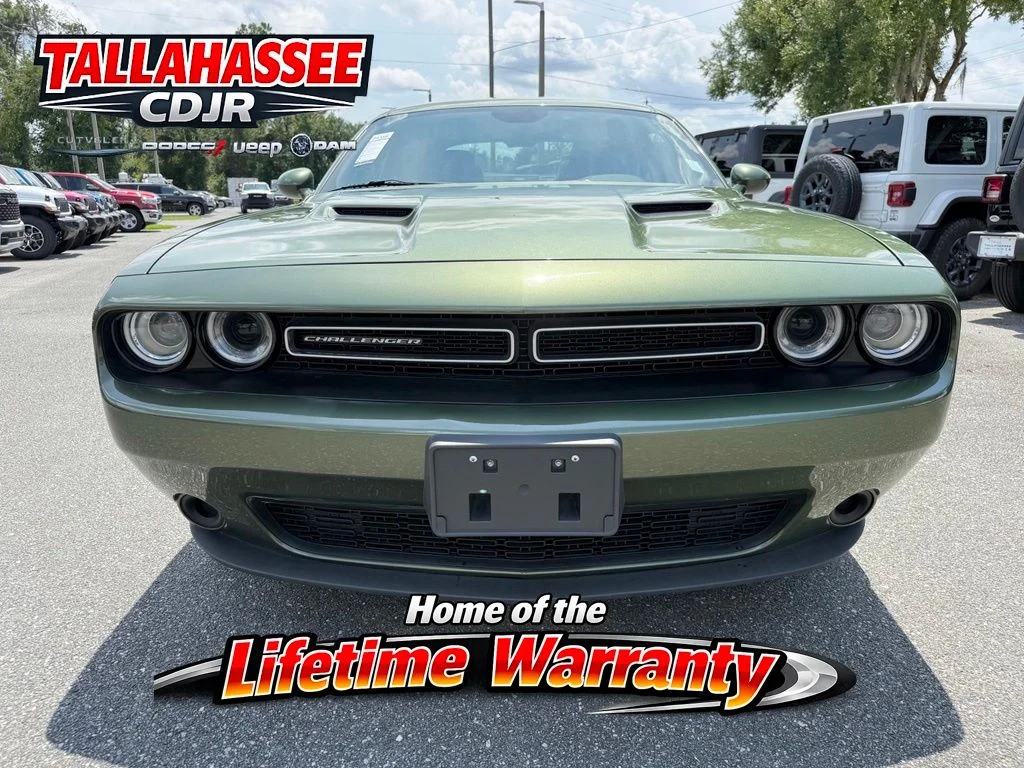 Used 2023 Green Dodge SXT image 8