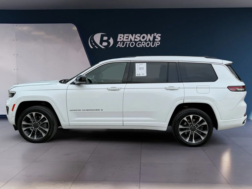 Used 2023 White Jeep Overland image 2