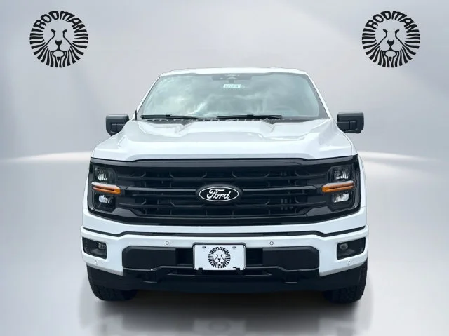 New 2026 Oxford White Ford XLT image 2