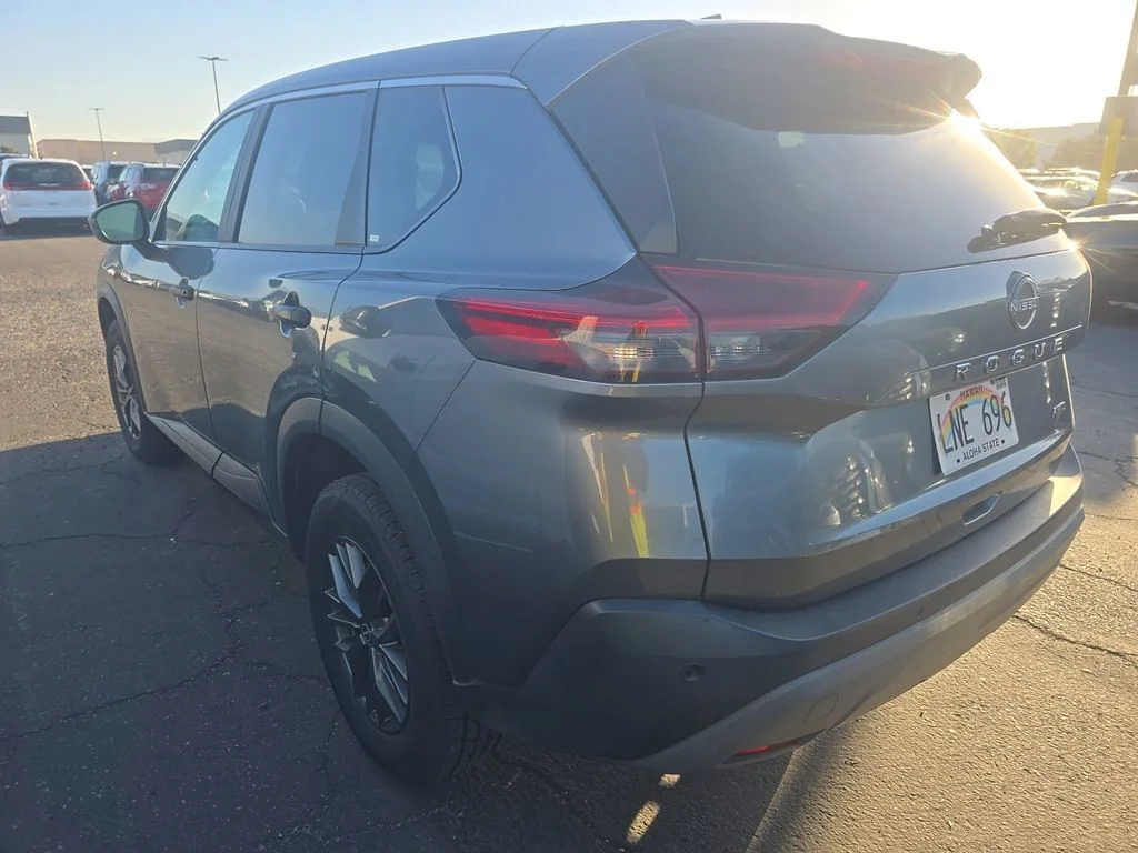 Used 2023 Gray Nissan S image 10