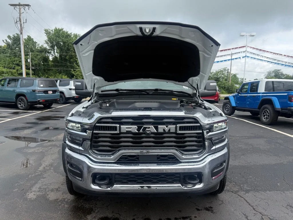 New 2026 Bright White Clearcoat RAM Tradesman image 53