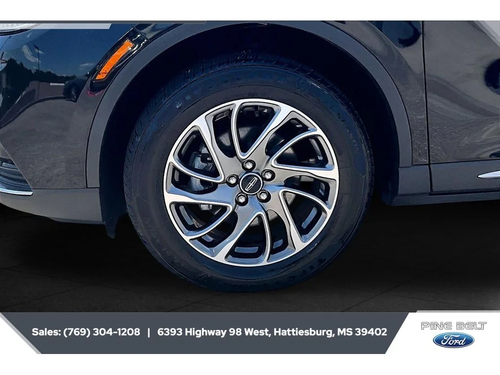 Used 2022 Infinite Black Metallic Clearcoat Lincoln Standard image 7