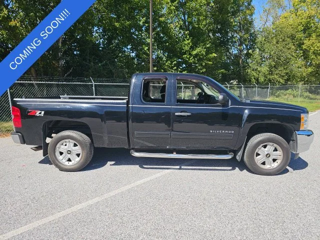 Used 2013 Black Chevrolet LT image 2