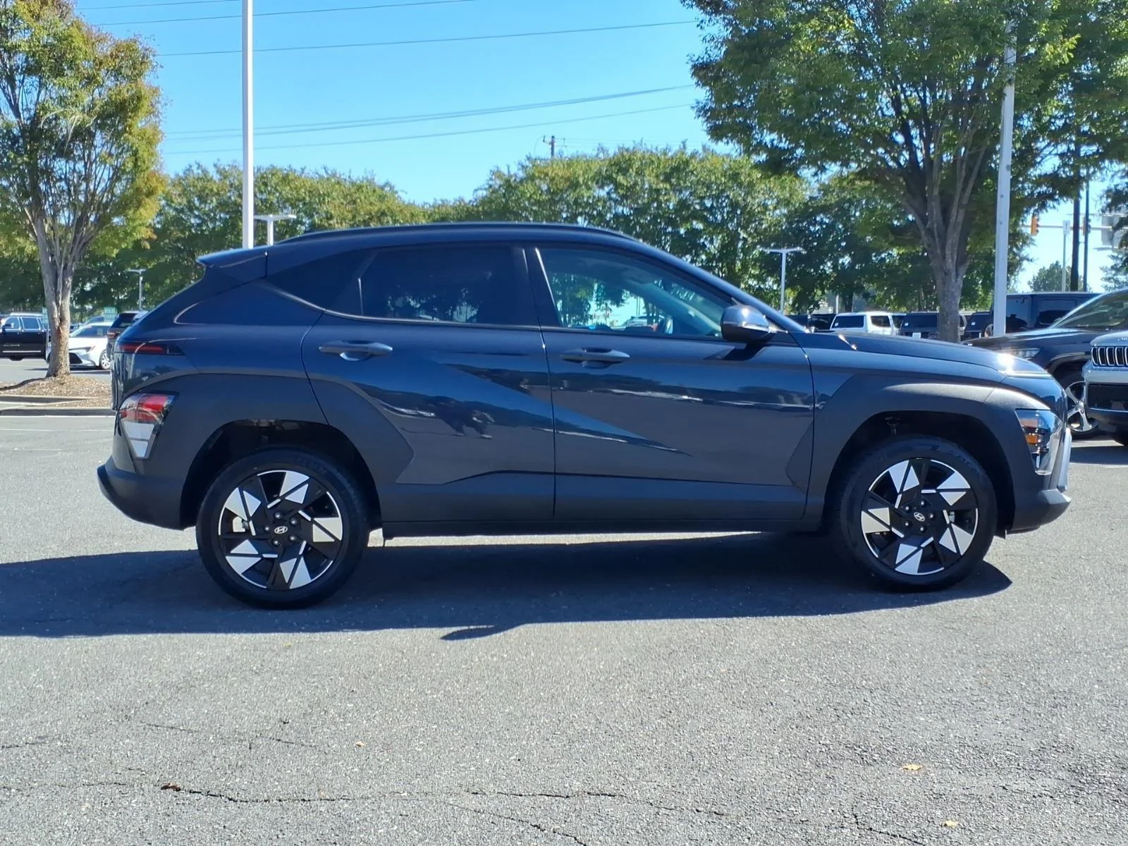 Used 2025 Denim Blue Hyundai SEL image 10