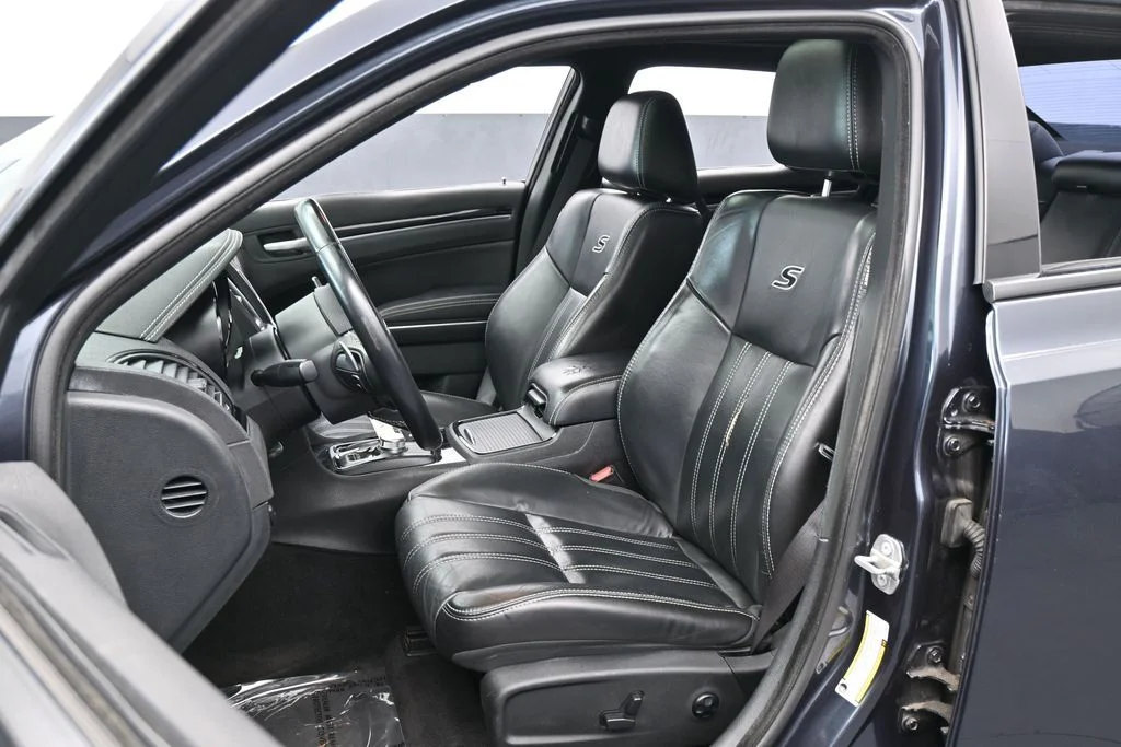 Used 2018 Maximum Steel Metallic Clearcoat Chrysler S image 10