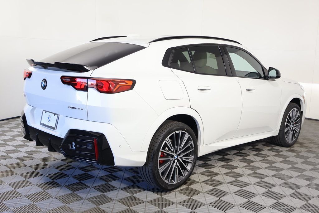New 2027 Alpine White BMW xDrive28i image 2