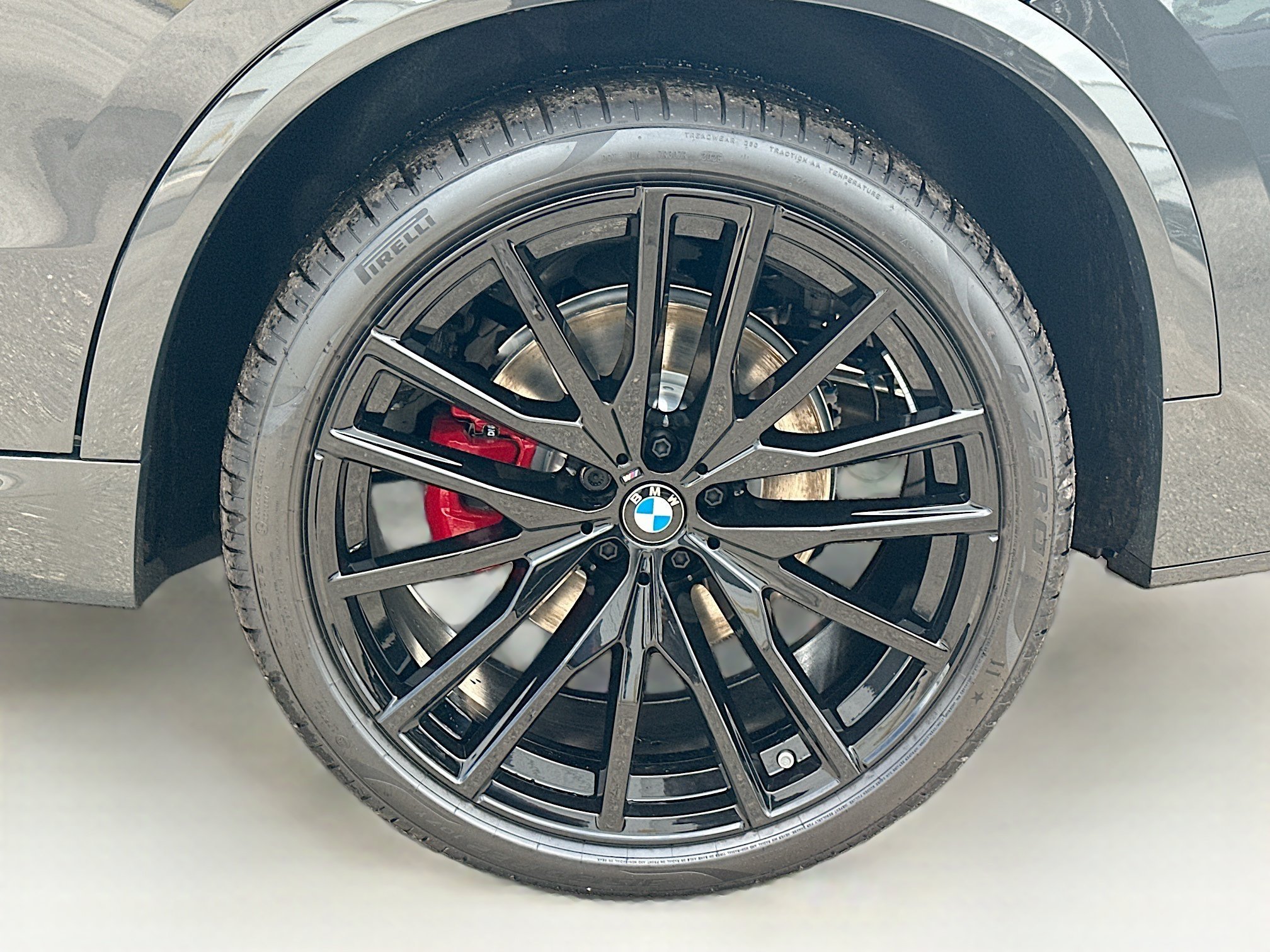 New 2026 Dravit Grey Metallic BMW xDrive40i image 22