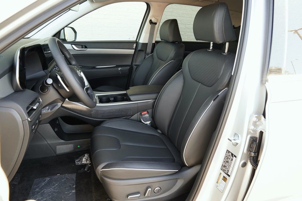 Certified Used 2025 Typhoon Silver Hyundai SEL image 10
