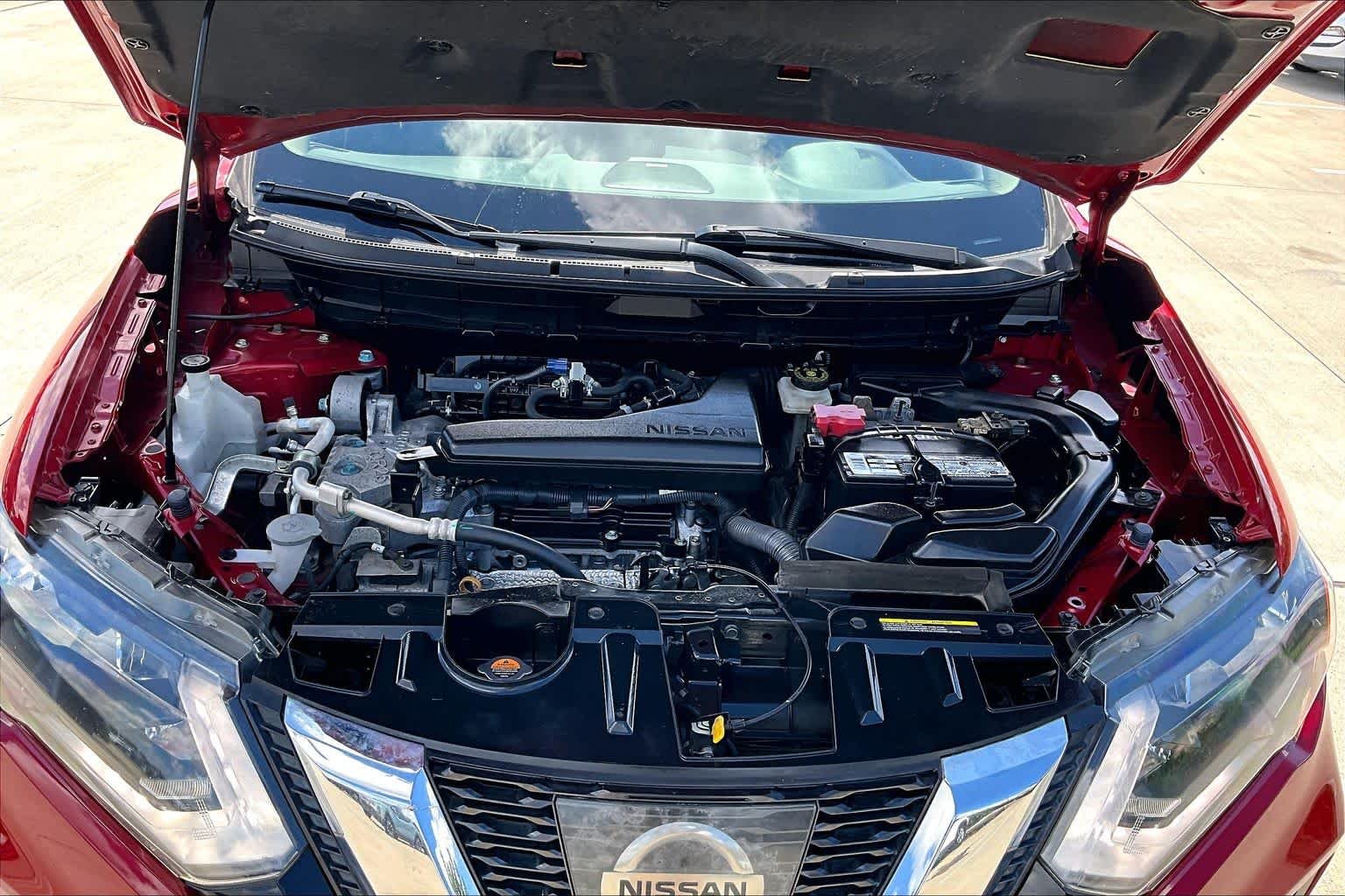 Used 2017 Palatial Ruby Nissan SL image 32