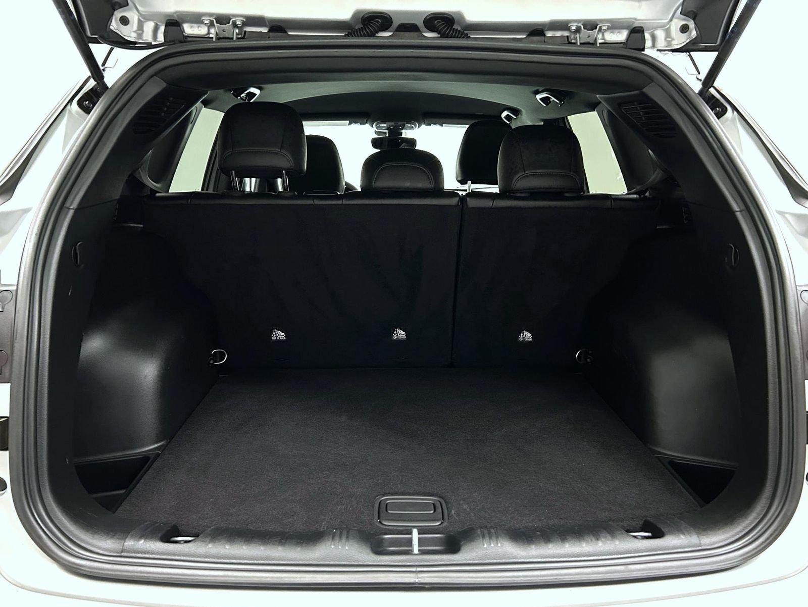 Used 2025 Silver Jeep Trailhawk image 21