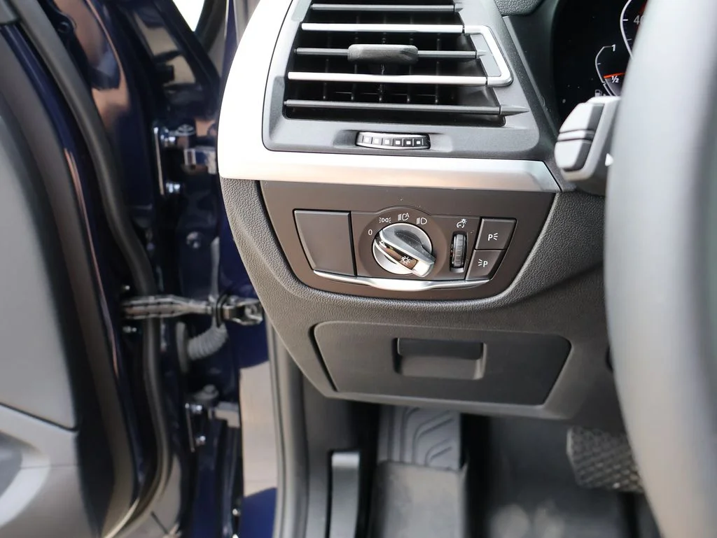 Used 2023 Blue BMW xDrive30i image 39
