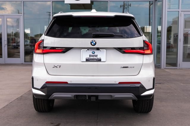 New 2026 Alpine White BMW xDrive28i image 9