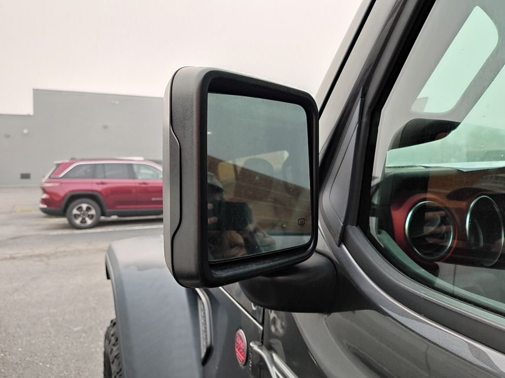 Used 2020 Gray Jeep Unlimited Rubicon image 3