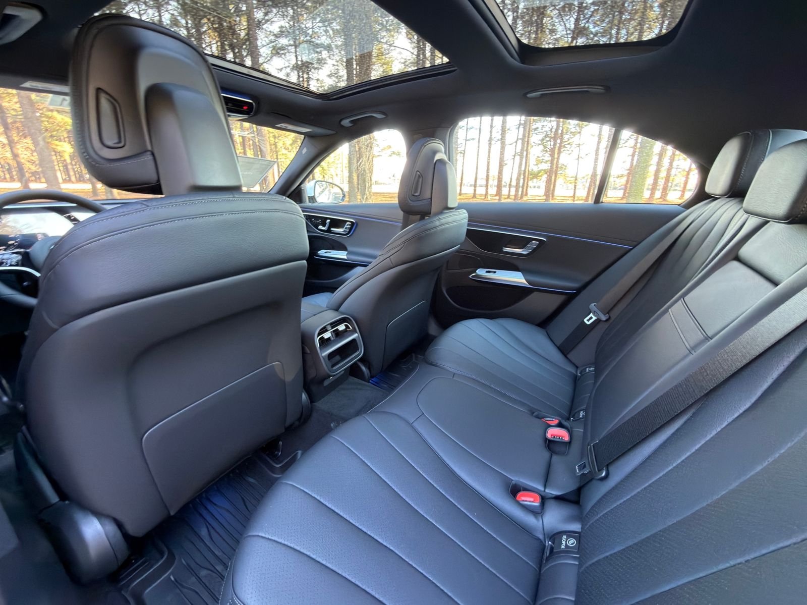 New 2026 Moonlight White Metallic Mercedes-Benz E 350 image 15