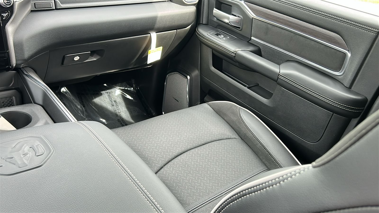 New 2026 Ceramic Gray Clear-Coat Exterior Paint RAM Laramie image 15