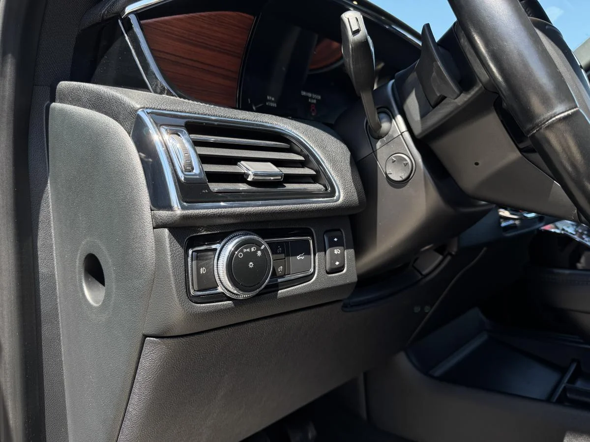 Used 2020 Blue Lincoln Reserve image 15
