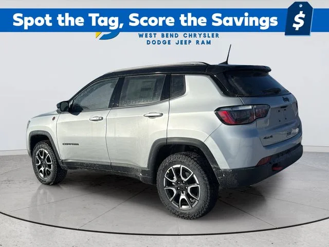 New 2026 Silver Zynith Metallic Clear-Coat Exterior Paint Jeep Trailhawk image 3