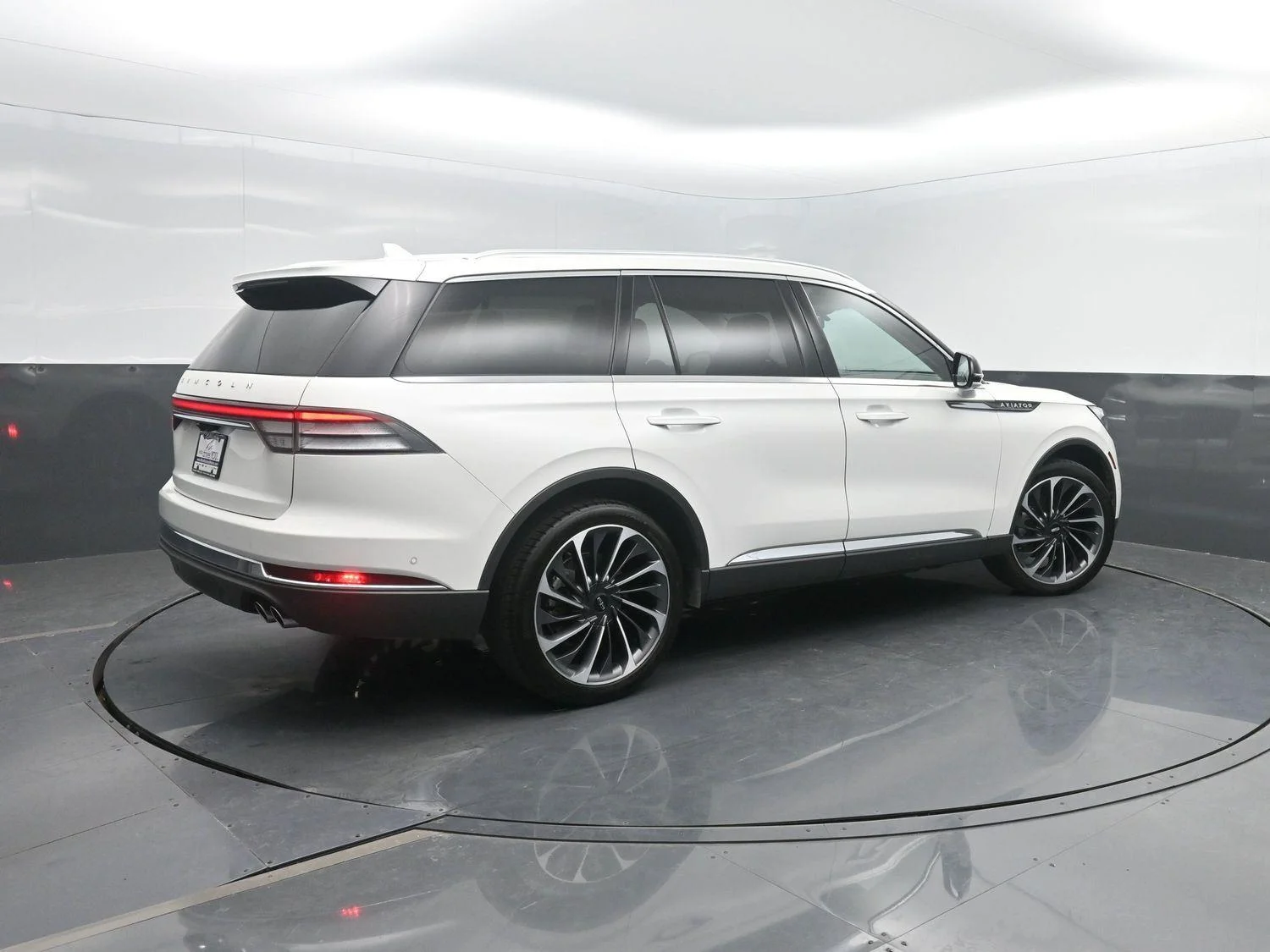2022 Lincoln Aviator Reserve AWD's photo