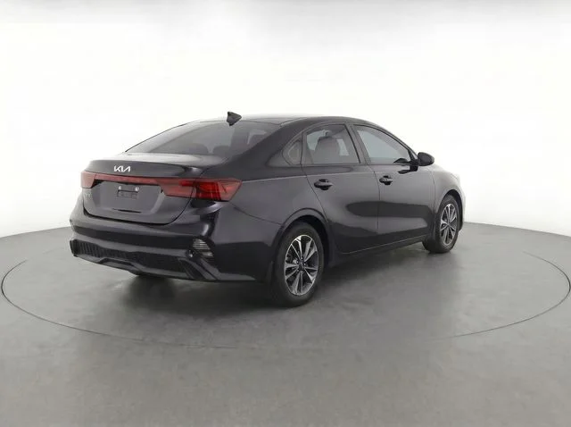 Used 2023 Black Kia LXS image 6