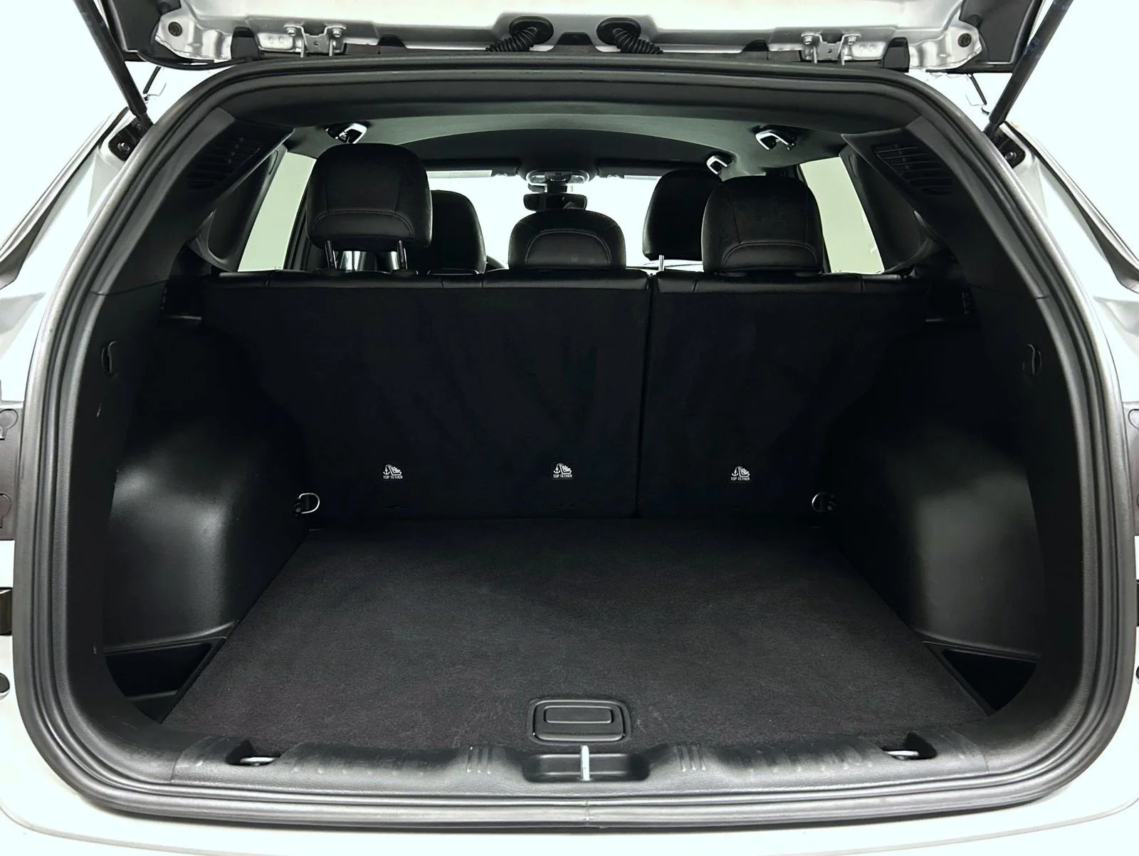 Used 2025 Silver Jeep Trailhawk image 21