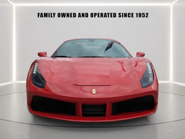 Used 2018  Ferrari Base image 3