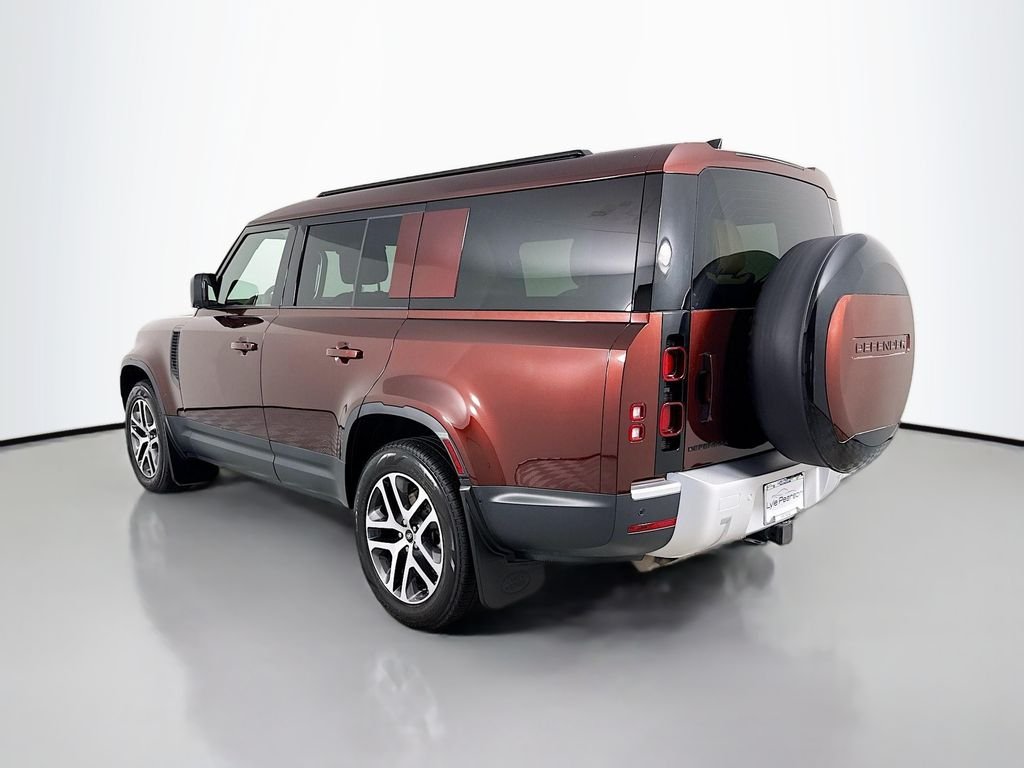 New 2025 Sedona Red Land Rover S image 3