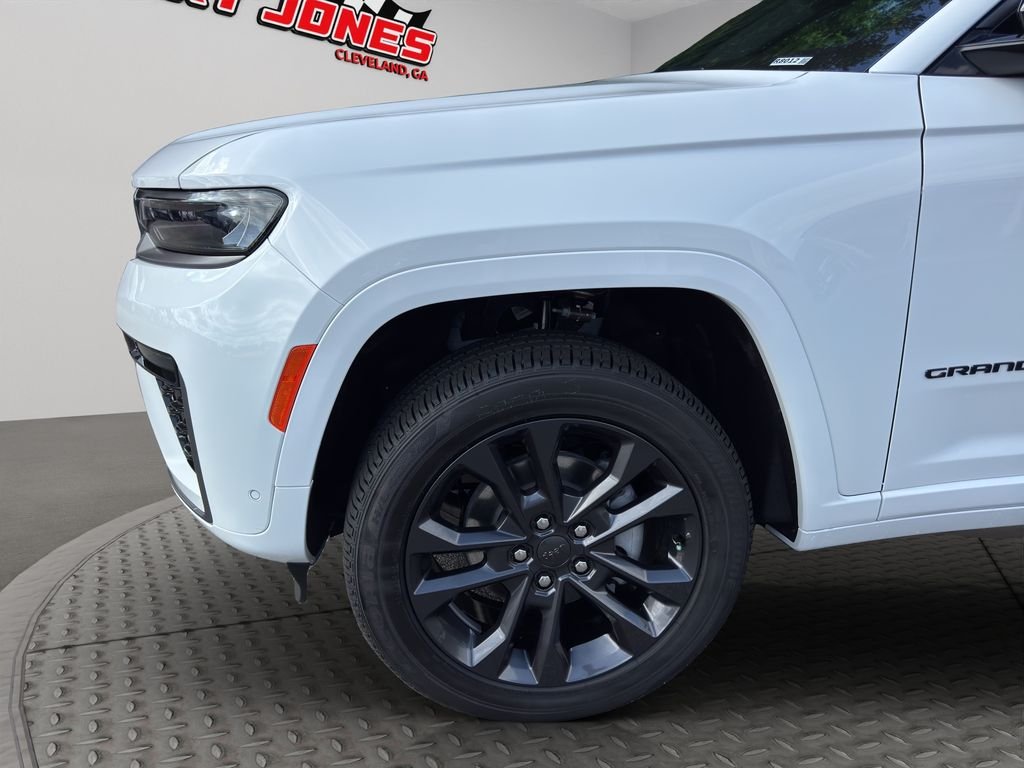 New 2026 Bright White Clear-Coat Exterior Paint Jeep Limited image 14