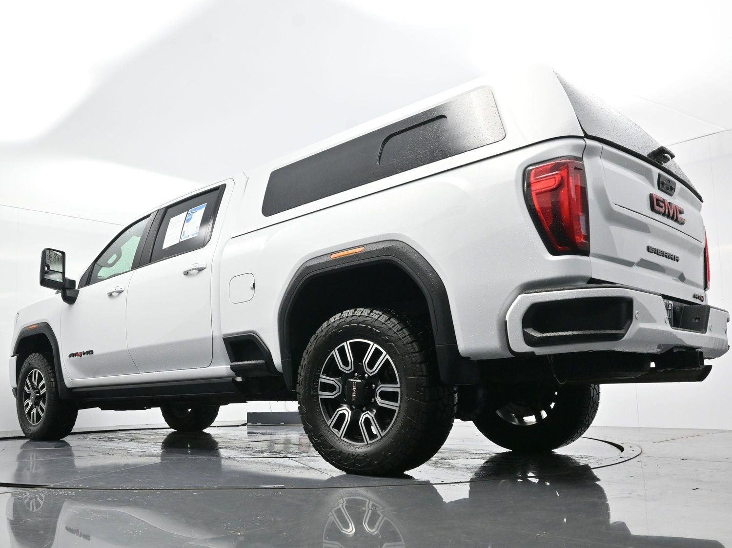 Used 2022 Summit White GMC AT4 image 51