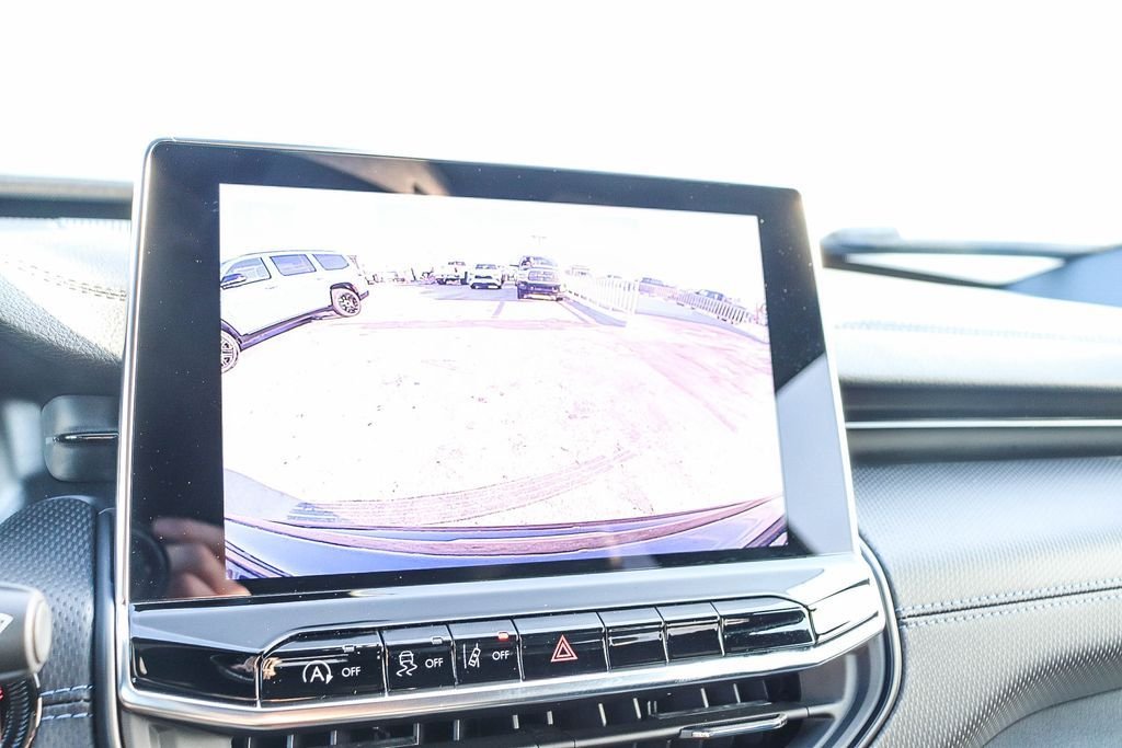New 2026 Diamond Black Jeep Latitude image 26