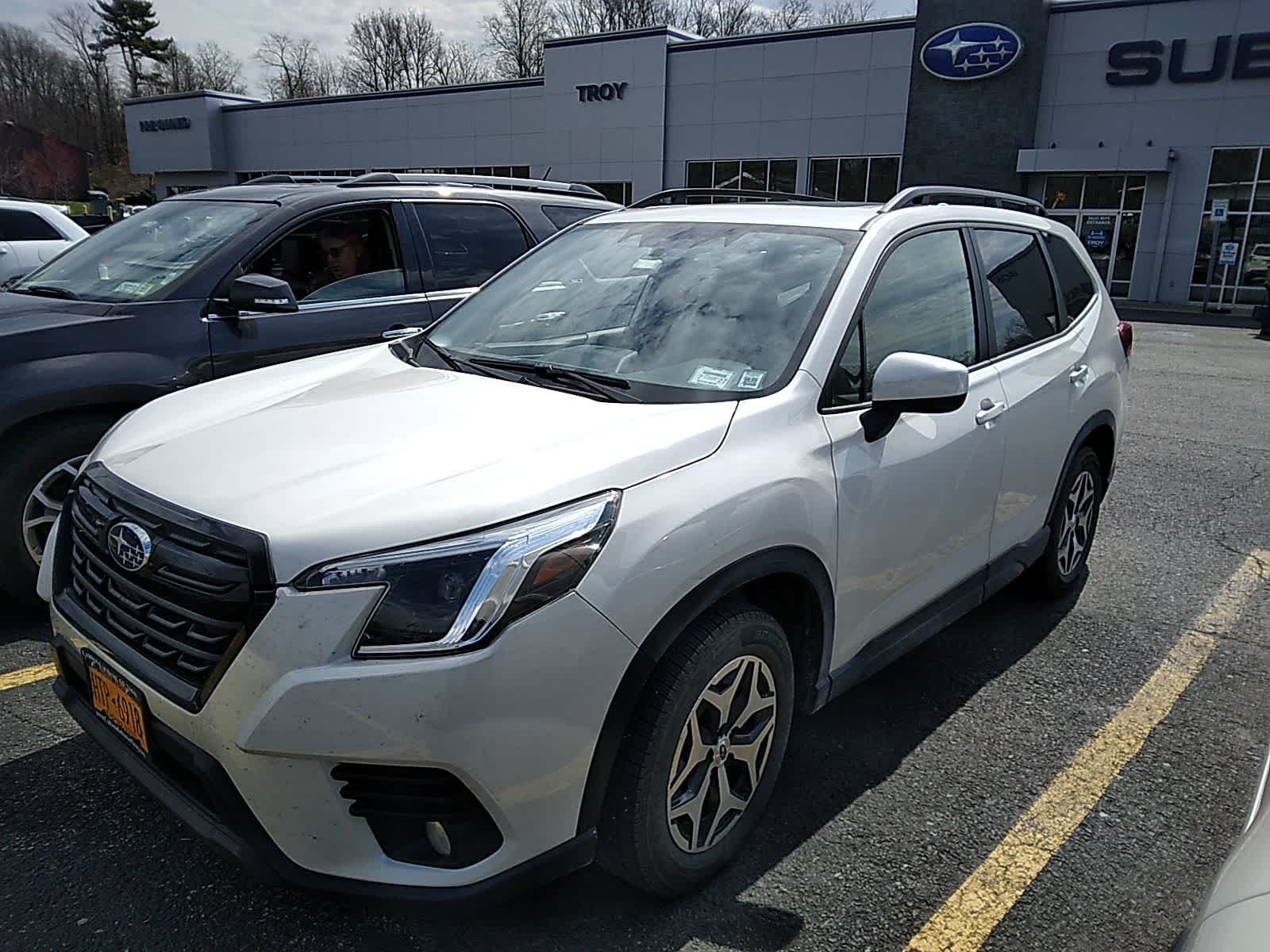 2023 Subaru Forester Premium's photo