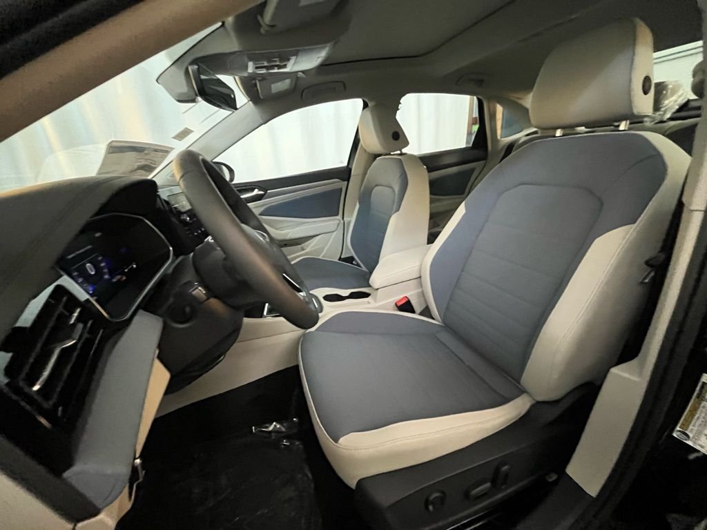 New 2026 Black Volkswagen 1.5T SE image 10