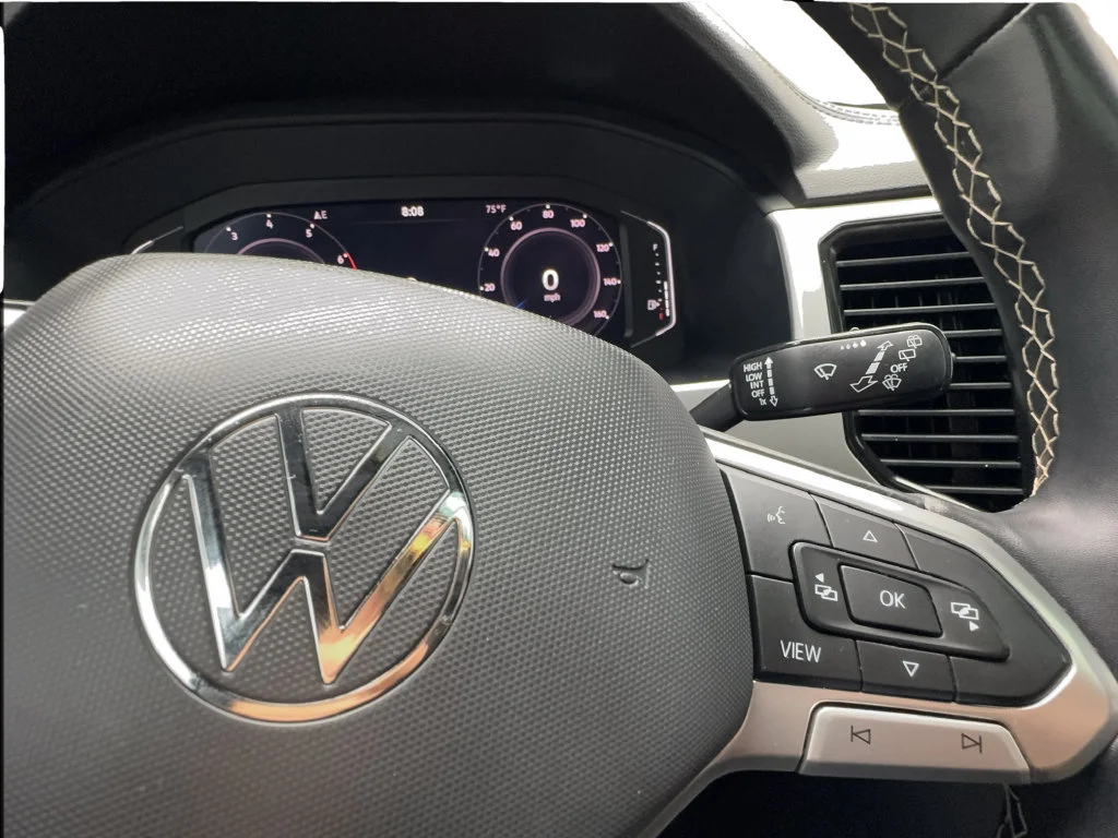 Used 2023 Gray Volkswagen 3.6L V6 SE w/Technology image 40