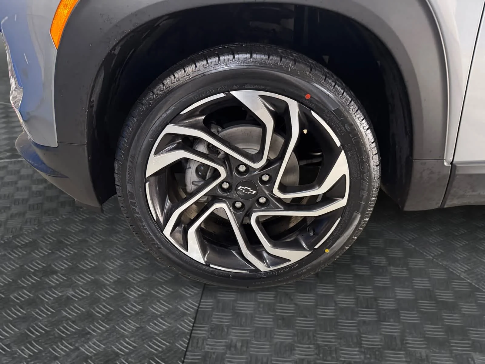 Used 2025 Sterling Gray Metallic Chevrolet RS image 10