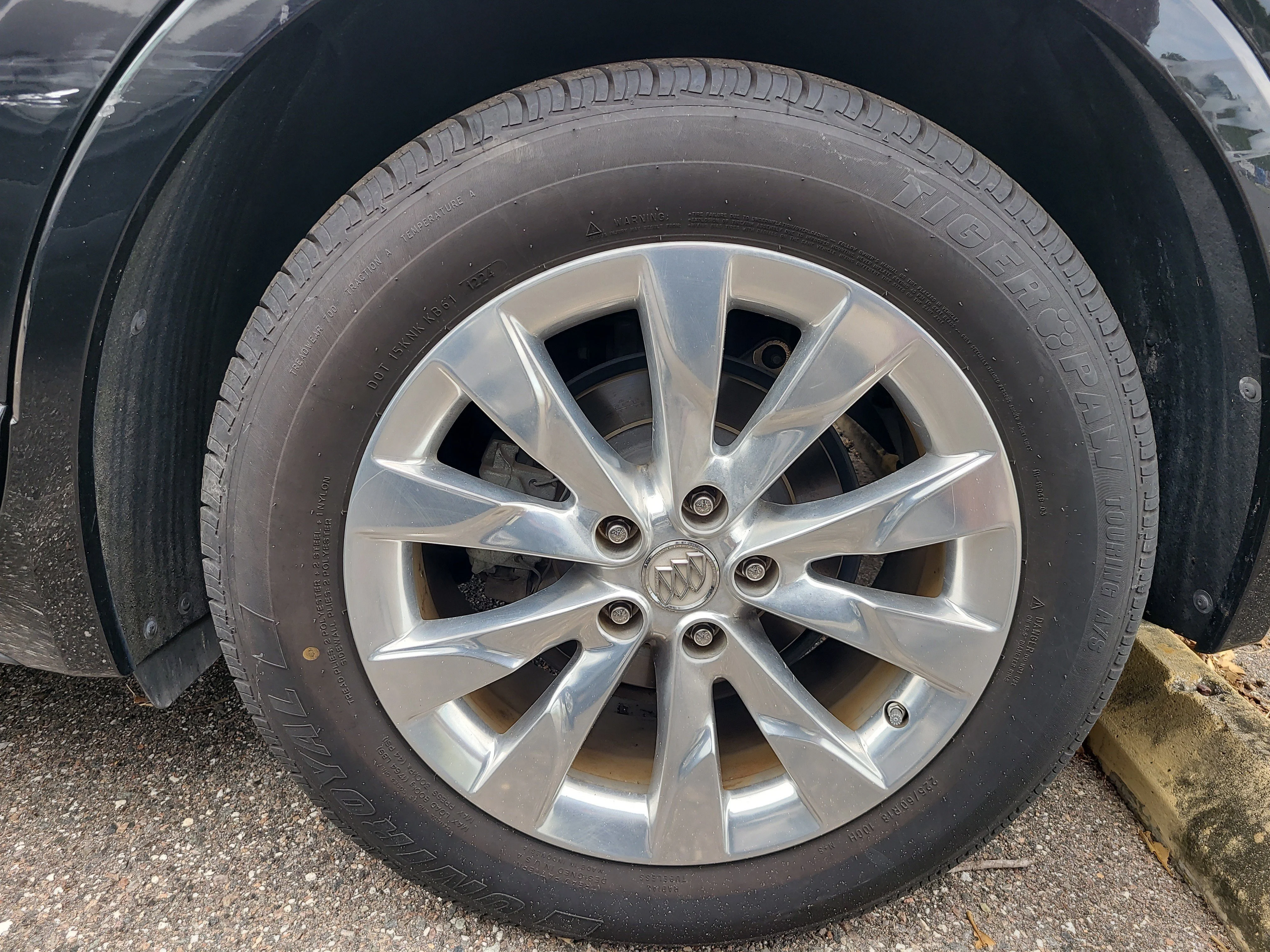 Used 2017 Ebony Twilight Metallic Buick Essence image 8