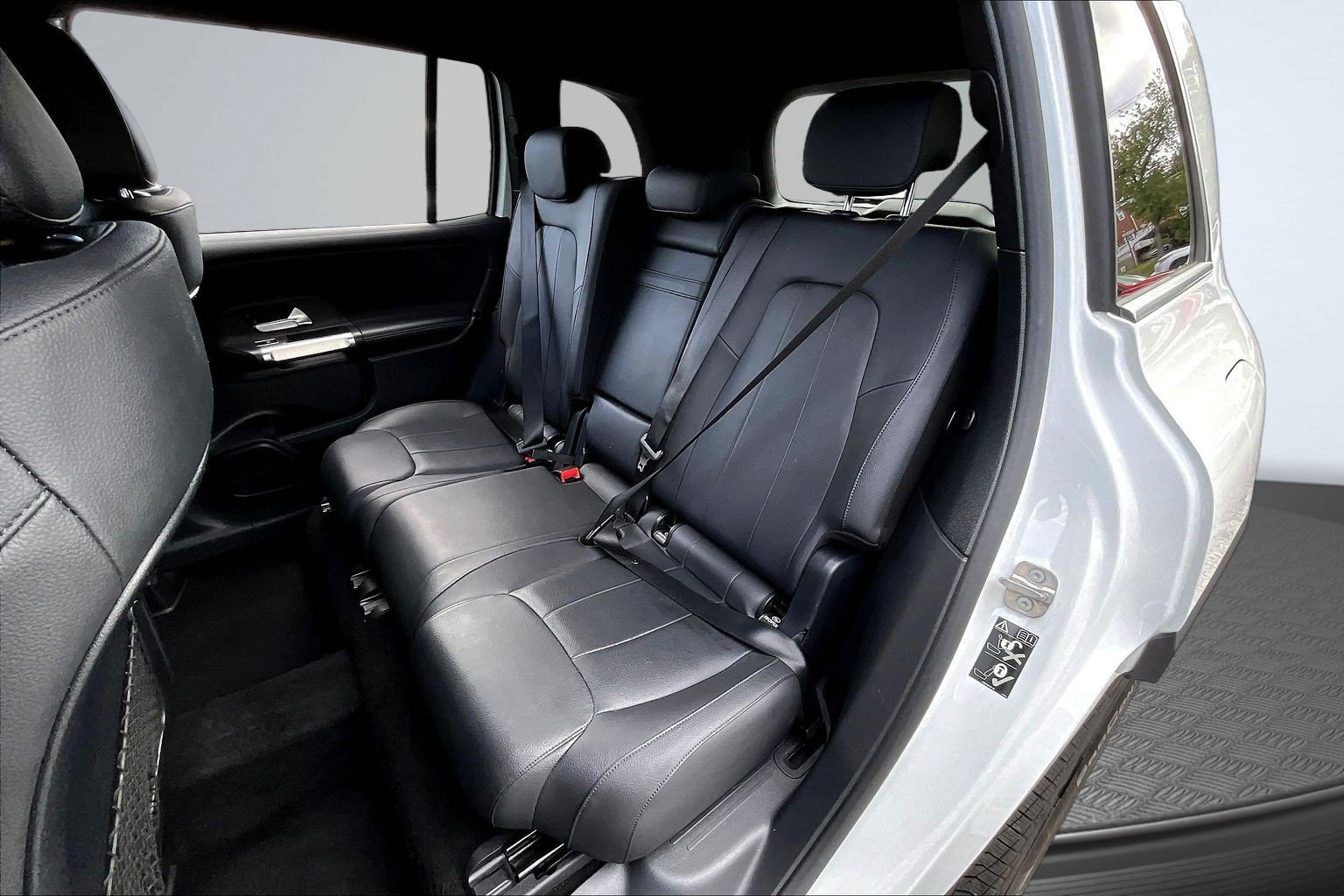 Used 2024 White Mercedes-Benz GLB 250 image 19
