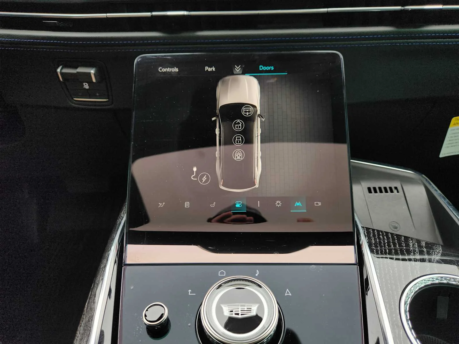 New 2026 Luna Metallic Cadillac Luxury image 13