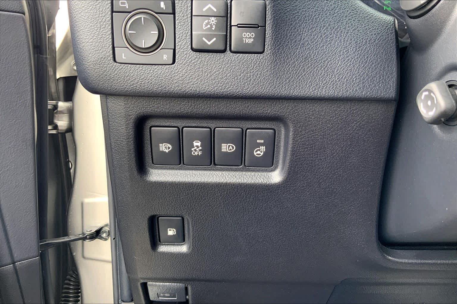 Used 2023 Atomic Silver Lexus Premium image 33
